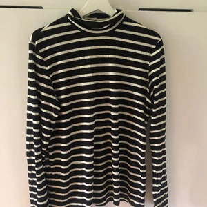 Halvpolo str M - Skön tröja i 100% bomull, storlek M