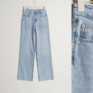 Gina jeans - Säljer dessa fina jeans från Gina Tricot då dom inte kommer till användning. Använda 3 gånger max, köpta för 600kr säljer för 200kr ink frakt🥰