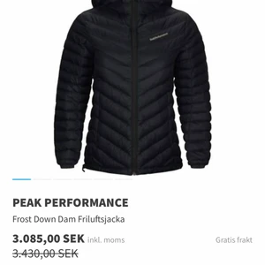 Peak performance jacka - Jag beställde fel och är nu försent att skicka tillbaka så tänkte göra ett försök här. Storlek M och det sitter exakt som en M. Alla lappar är kvar och den skickas så som jag fick den. Skriv för med info💖💖