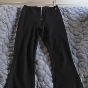 Kappahl byxor - Fin mjukisbyxor från Kappahl 