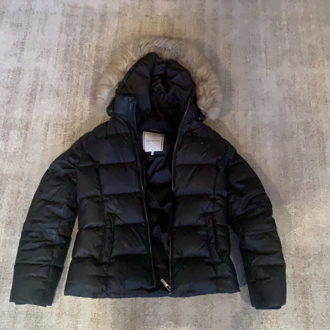 Tommy hilfiger jacka i stl 152