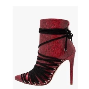 Klassiska black and red stövlar  - Klassiska black and red stövlar stl 39