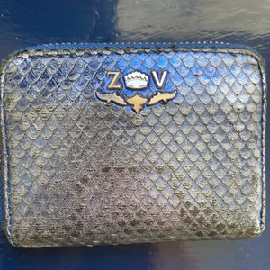 Zadig et voltaire plånbok  - Snygg plånbok från zadig. Kvitto medföljer. 400kr ink frakt