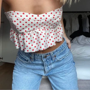 Topp från zara - Säljer denna topp då den inte kommer till användning!