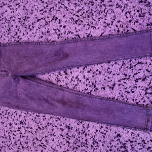 Skinny jeans - Skinny jeans. Använt ungefär 2 gånger. Tvättas innan leverans. Till 9-10 åringar