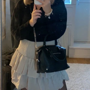 NuNoo väska - Nu säljer jag min fina fina NuNoo väska som inte kommer tillanvändning! Använd Max 3 gånger så i nyskick. Nypris var: 1599kr