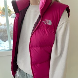 North face väst  - The north face väst i väldigt bra skick! Dam storlek M