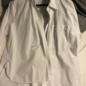 Pull and bear skjorta  - Nyskick strl S