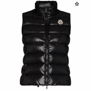 Monclear väst - En äkta Monclear väst i nytt skick aldrig använd då den va en storlek för liten. Eller byta till en st 4