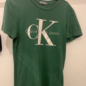 Calvin Klein T-shirt storlek s  - Jättefint skick på T-shirt storlek s 
