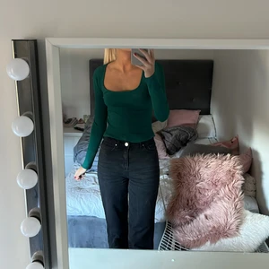 Grön body - Grön body ifrån zara! Knapast använd och storlek S💕 står ej för frakt