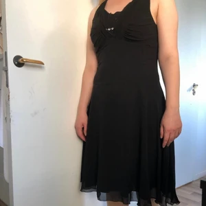 Festklänning svaret storlek 44 - Size 44 (EU) , made in Italy, used very few times. Like new