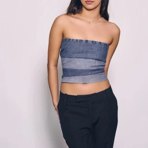 REUSEFASHION - vi säljer korsetter i återanvänt jeans tyg, det knyts med hjälp av en snöring i ryggen och är justerbara mellan storlekarna S - M. Skriv till vår instagram DM Reusefashionuf. Det finns flera korsetter