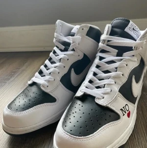 Nike x Supreme - Supreme X Nike SB “By Any Means”