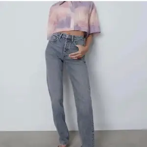 Mid Rise jeans från Zara slutsålda. Storlek 36 avklippta