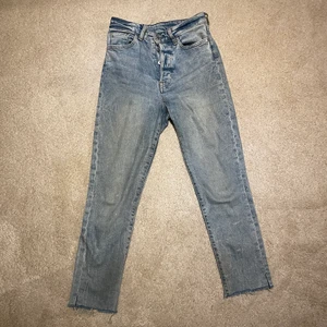 Jeans - Jeans från hm, köparen står för frakten!