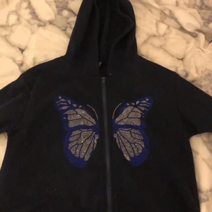 kofta  - säljer denna kofta jättefin från shein knappast använd i storlek xl men sitter som m 