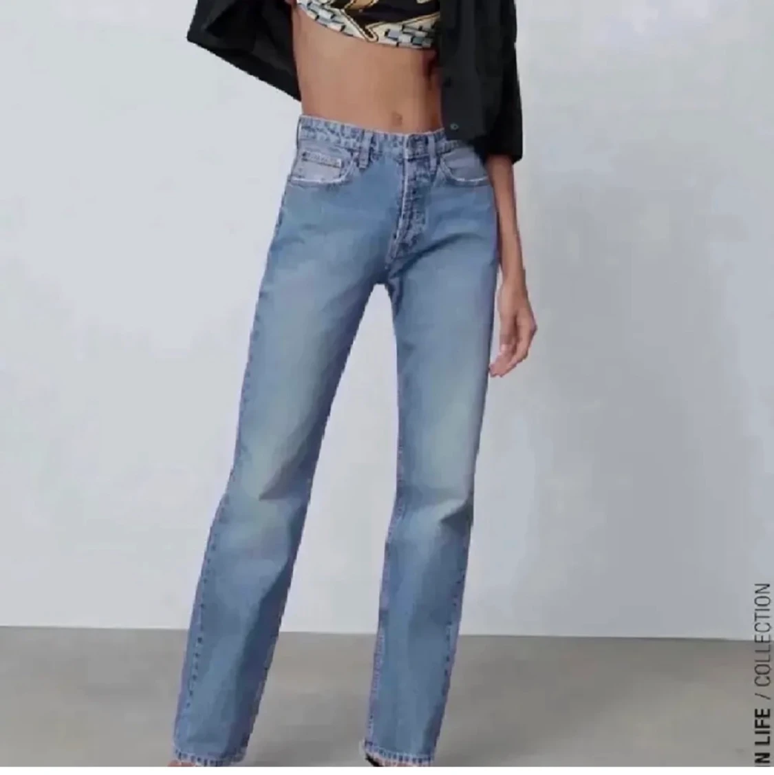 Zara mid rise straight jeans - 90