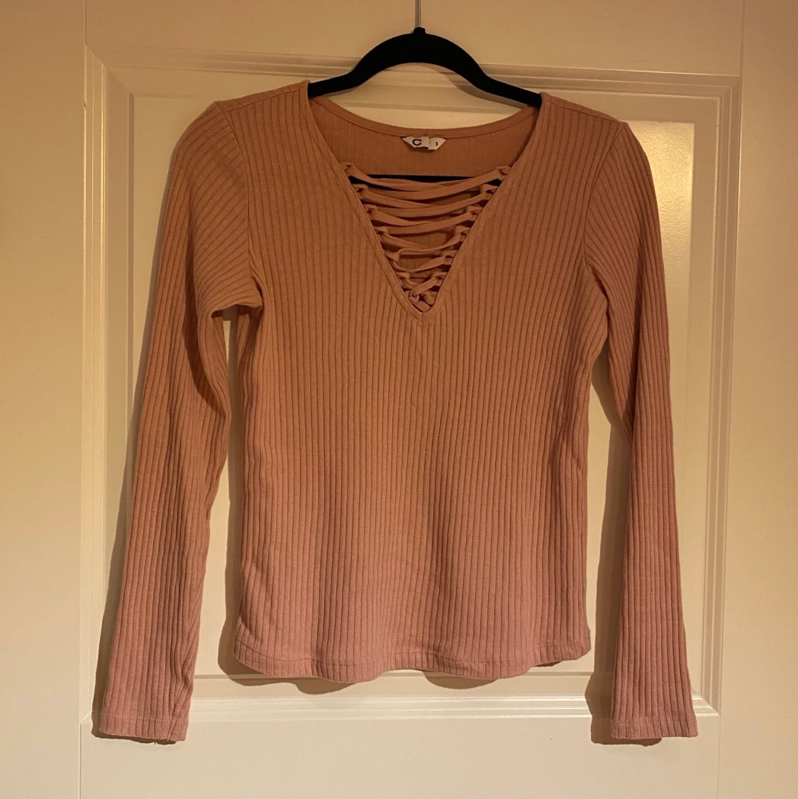 Gammelrosa tröja med snörning fram - 90