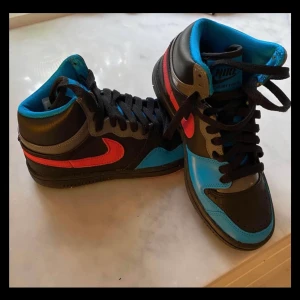 Nike court force - Helt nya Nike skor i storlek 36. En intressekoll