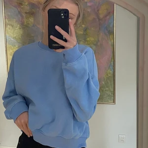 Lager 157 Sweatshirt Storlek XS/S - Skön och enkel sweatshirt från Lager 157. Använts en del men fortfarande i bra skick.