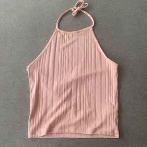 Halterneck  - Jättefint haltenecklinne från monki❤️ frakten är inräknat i priset