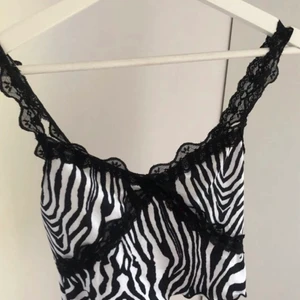 Superfin Topp. - Säljer denna superfina toppen för 35 kr +frakt. Nästan aldrig använd superfint skick. 