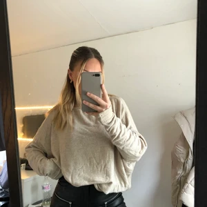 Beige tröja - Superfin beige tröja. Tror att den är i storlek S