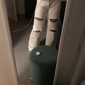 Jeans  - Hej säljer dessa jeans från Gina använda några gånger men tycker dem är lite förstora för mig, igen fel på dem är som nya❤️