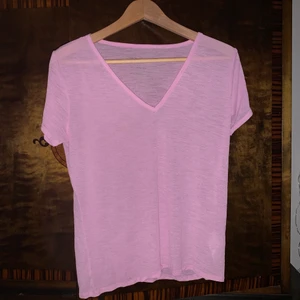 träningströja - asos  - ny & oanvänd träningströja från asos 💗 tunn & lite genomskinlig, man ser tex en sportbh under <3 