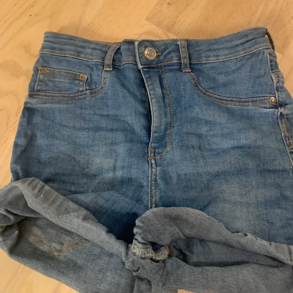 Fina short från ginatricot i storlek 36, kontakta för mer info💓⚡️🤩. Shorts.