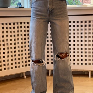 Zara jeanse  - Använda 1 gång , för små och för långa för mig är 163 har i storlek 34