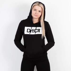 DirtCult hoodie i storlek XS, sprickor i trycket annars är den i fint skick