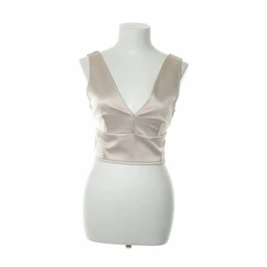 Fest topp Zara - Riktigt snygg fest topp från Zara. Aldrig använd endast testad. Säljes pga för liten storlek för mig. I ny skick.