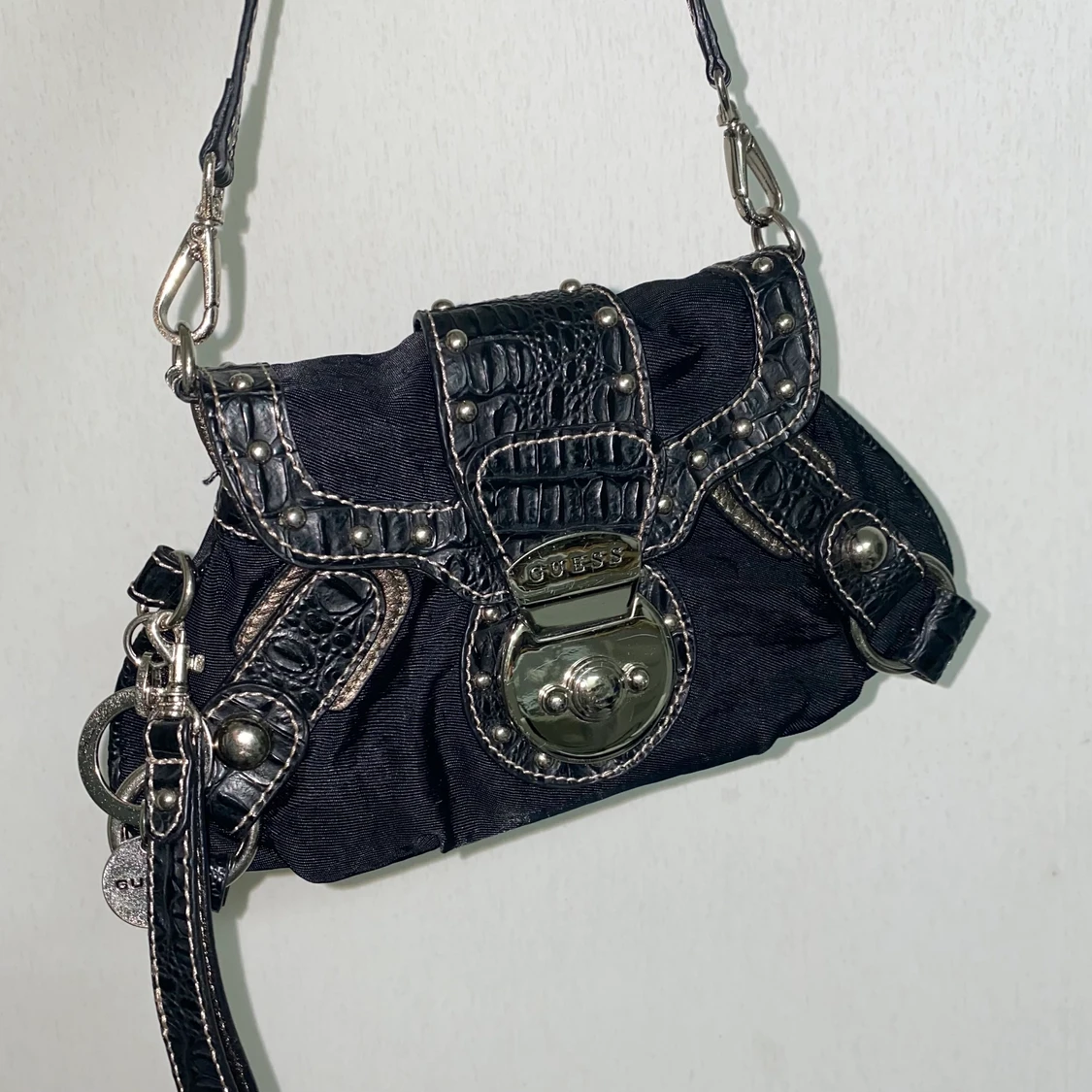 GUESS Handbag / Crossbody