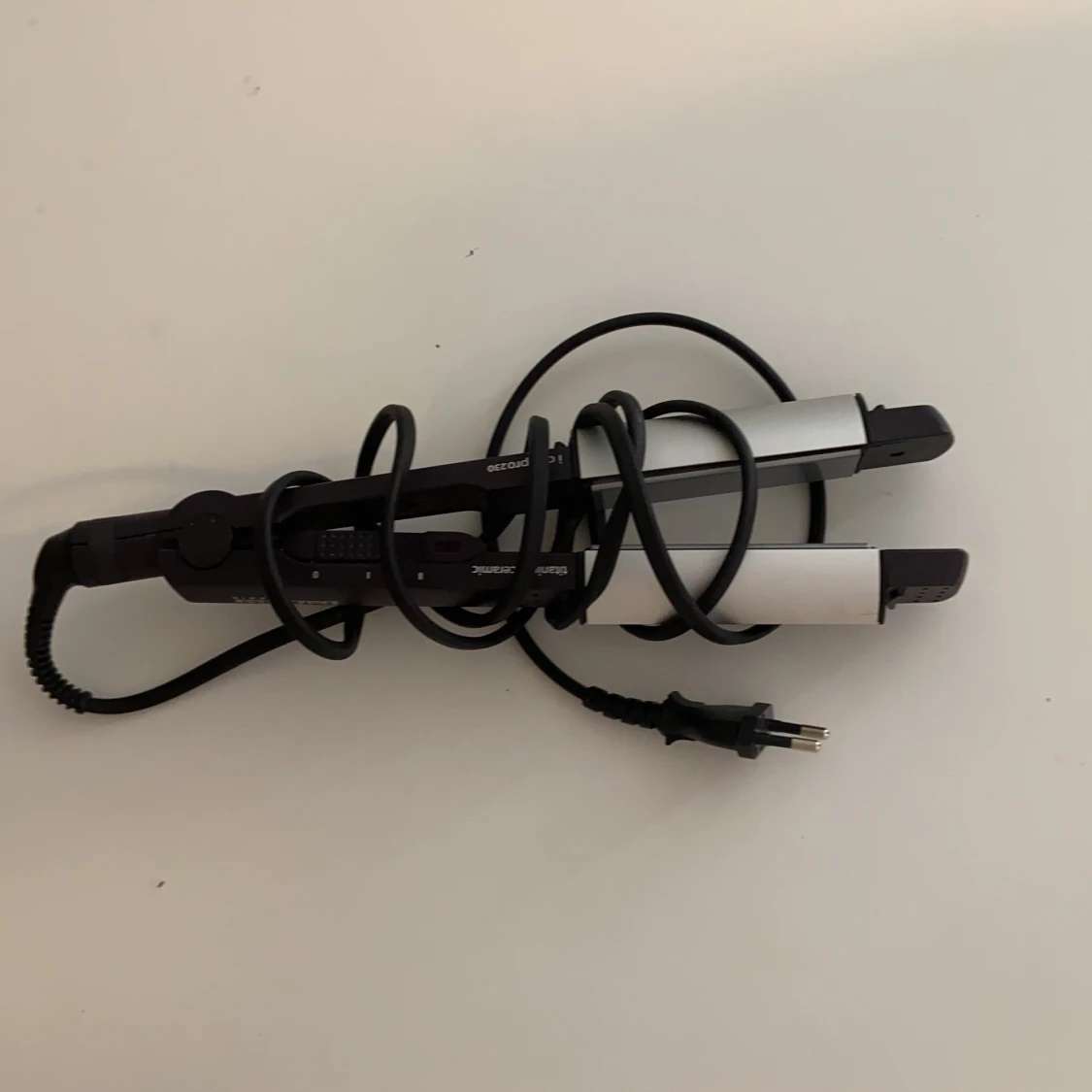 🤍Säljer en platttong🤍