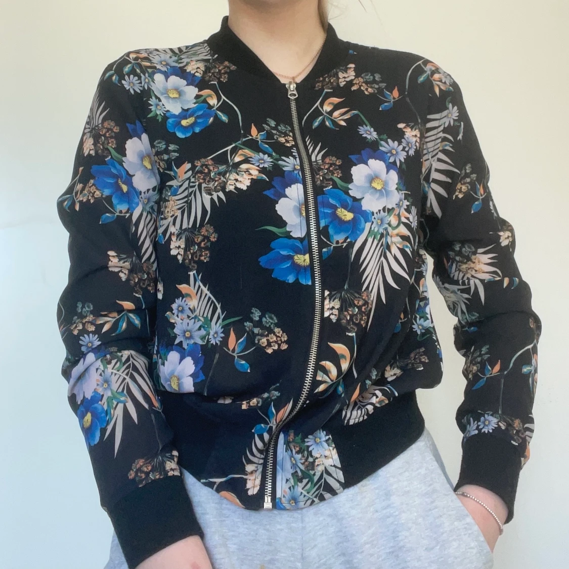 Blommig tunn jacka - 90