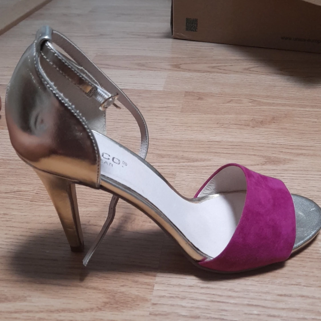 Somriga och charmiga klackskor - 91