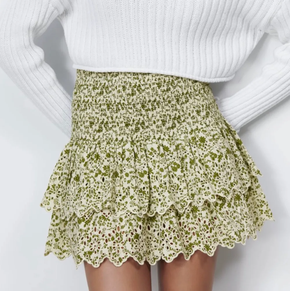 Superfin kjol från Zara i storlek M, passar S också 😍. Kjolar.