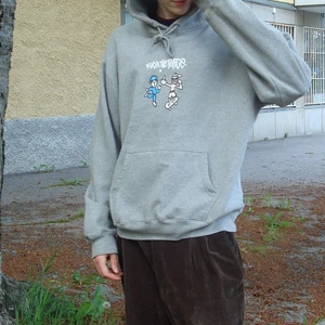 Polar Skate Co FTP hoodie M - Storleken är M passar som baggy M eller L, jag är 176cm lång. Tre små hål på ena sidan vid höften kom DM för bild