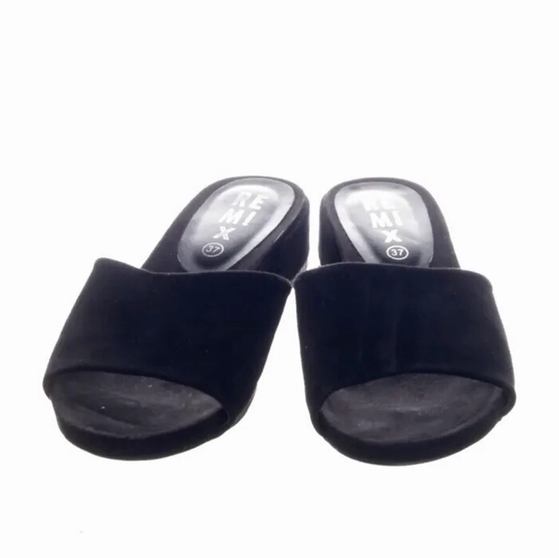 Svarta sandaler - 90