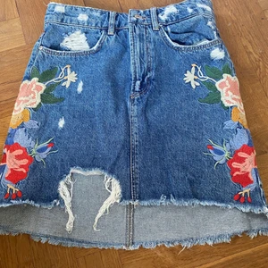 Jeanskjol  - I bra skick, frakt tillkommer! 