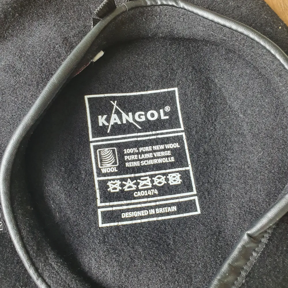 En svart Kangol Basker i storlek S (54-56cm). . Övrigt.