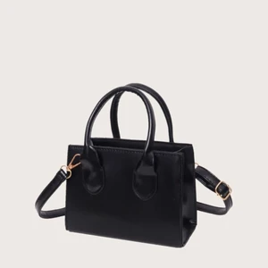 Väska svart - Liten söt väska köpt från shein! 