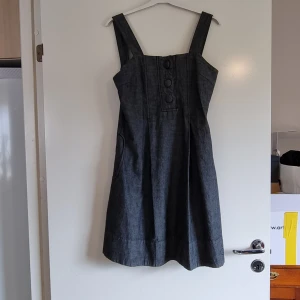 Dress small - Used fair skicka  pm om du här fråga. 