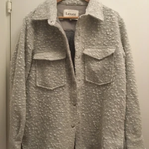 Skjortjacka Levate  - Benvit/ beige Nyskick