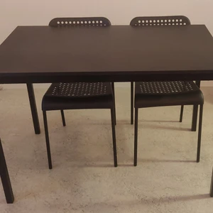 Kitchen table and chairs - Kitchen table 110x67cm and two chairs. Only pick-up.