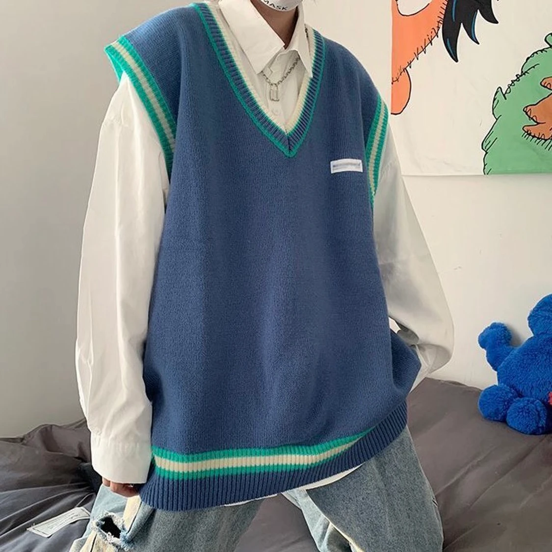 V-ringad stickad blå väst - 91