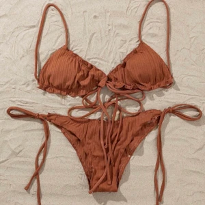 Bikini  - Bikini i storlek L. Säljer för 100kr 🧡