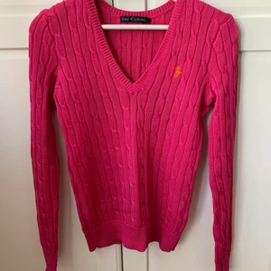 Äkta Ralph Lauren stickad tröja strl S - Ralph Lauren stickad tröja storlek S. Fin kvalite. Se gärna annat som jag säljer.